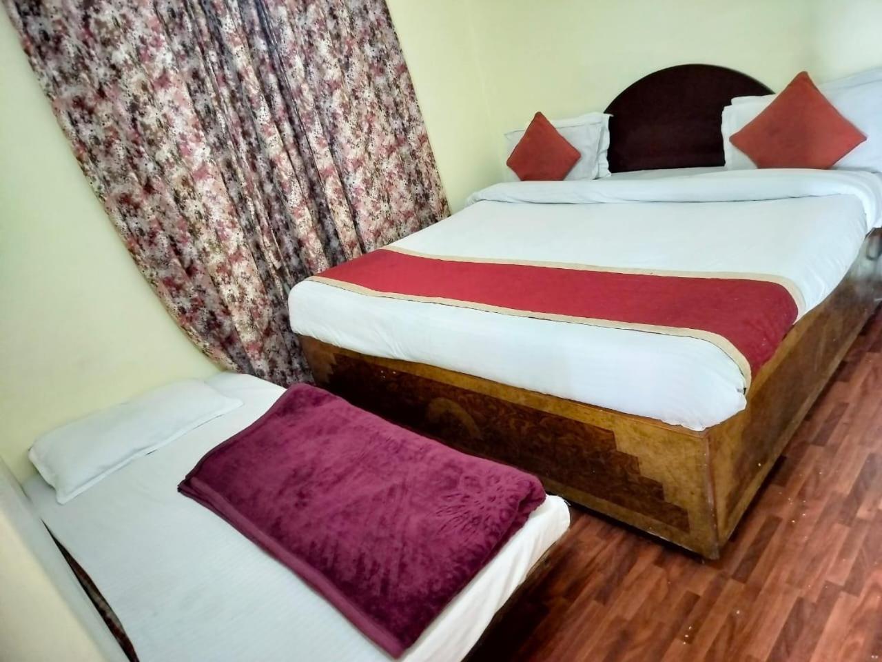 Hotel Surya Lake View Найнитал Экстерьер фото